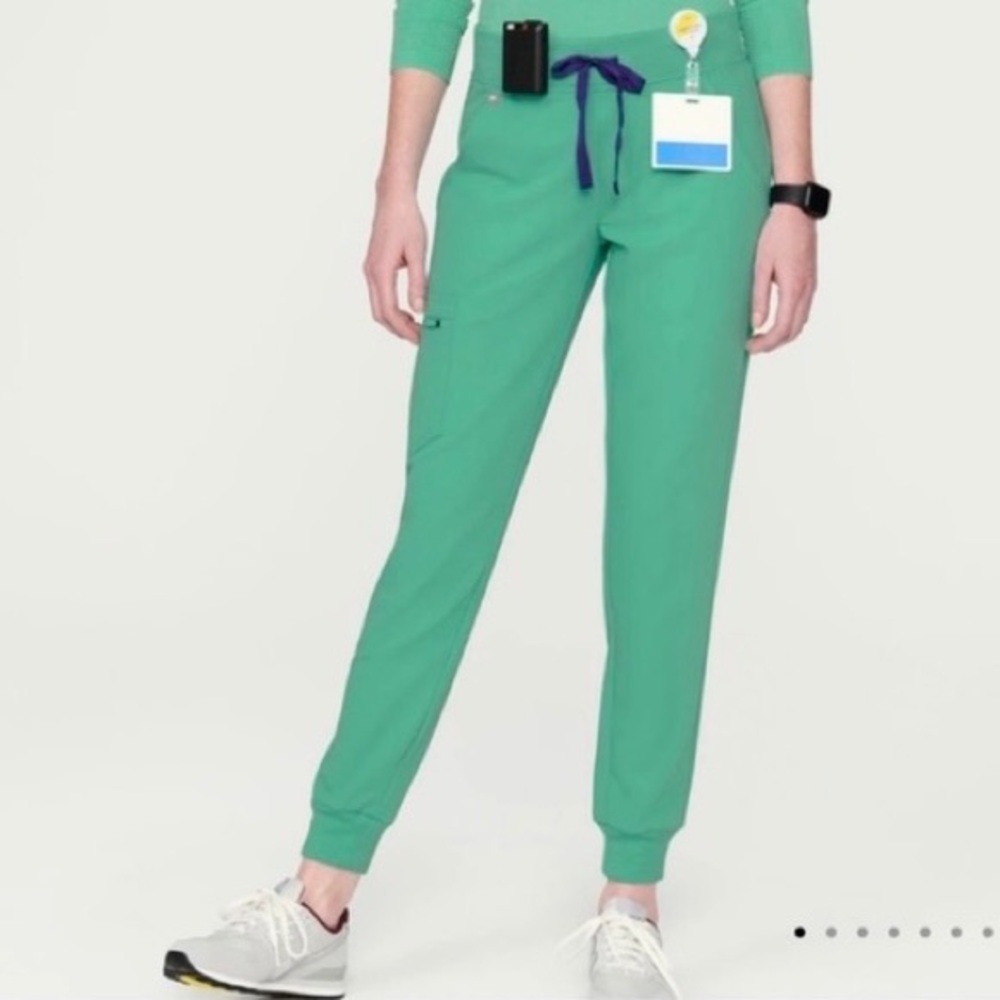 ❌ SOLD NWT Figs surgical green scrub set XS